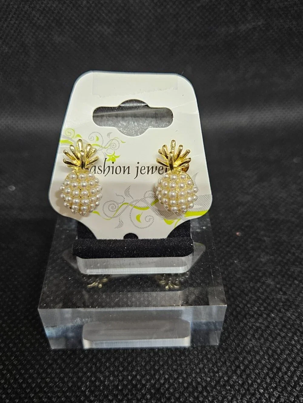 Cute Pearl Pineapple Stud Earrings